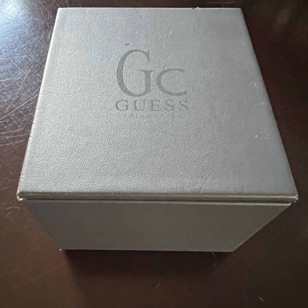 GUESS Collection GC30000 Watch - Picture 3 of 7